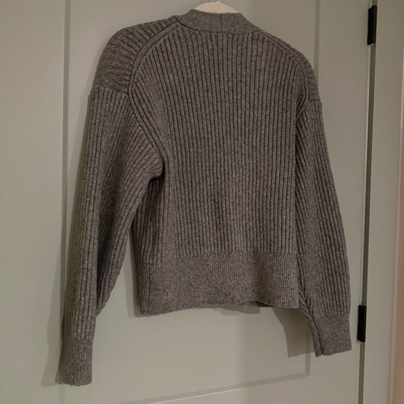 H&M Gray Ribbed Cardigan - Picture 4 of 6